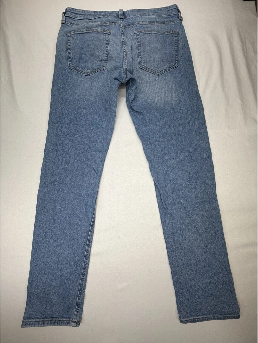 Forever 21 Men's Jeans Straight Medium Wash Solid Denim Mid Rise Size 33 Blue